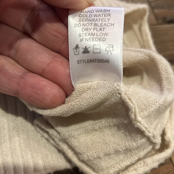 Allie Rose Dolman Sweater Short Sleeve Top Size Large - Picture 9 of 11